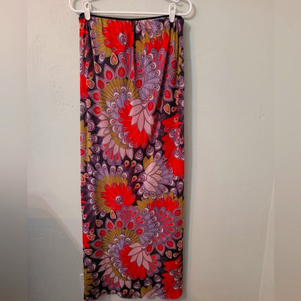 Unique strapless long Peacock Patern Dress!